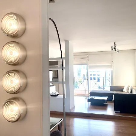 아파트 Luxurious Top Floor In The Heart Of