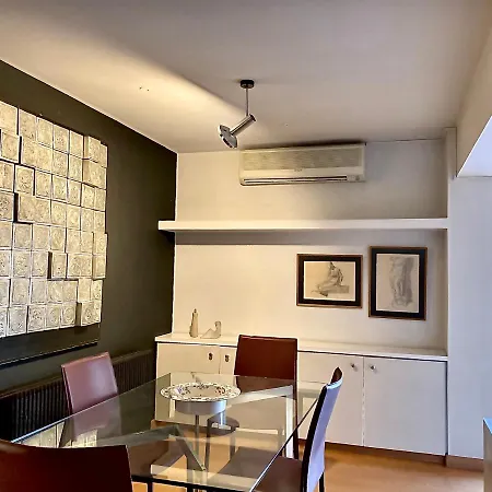 Luxurious Top Floor In The Heart Of
